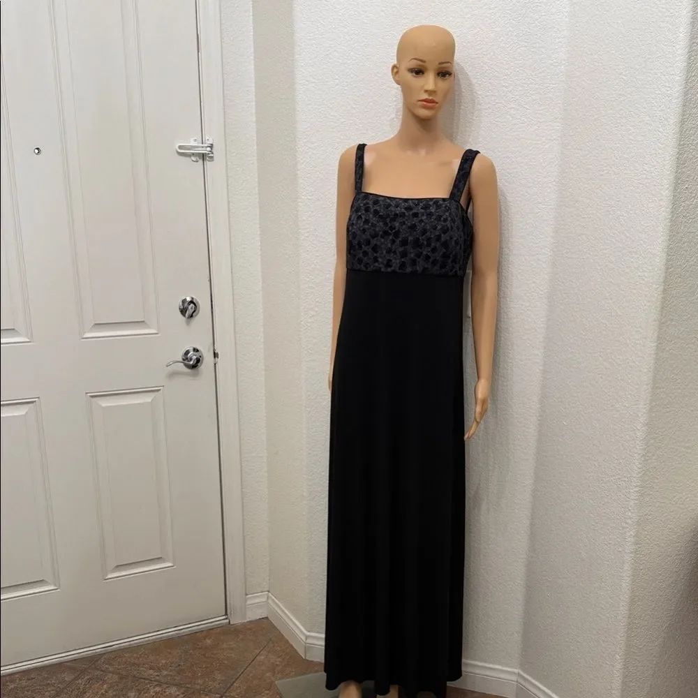 R & M Richards Elegant Black Maxi Dress Sleeveless Silver Metallic Textured